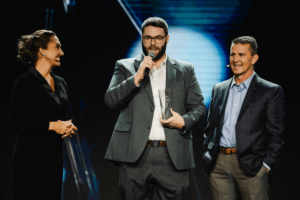 James Ando accepts MasterControl award | Pine Pharmaceuticals